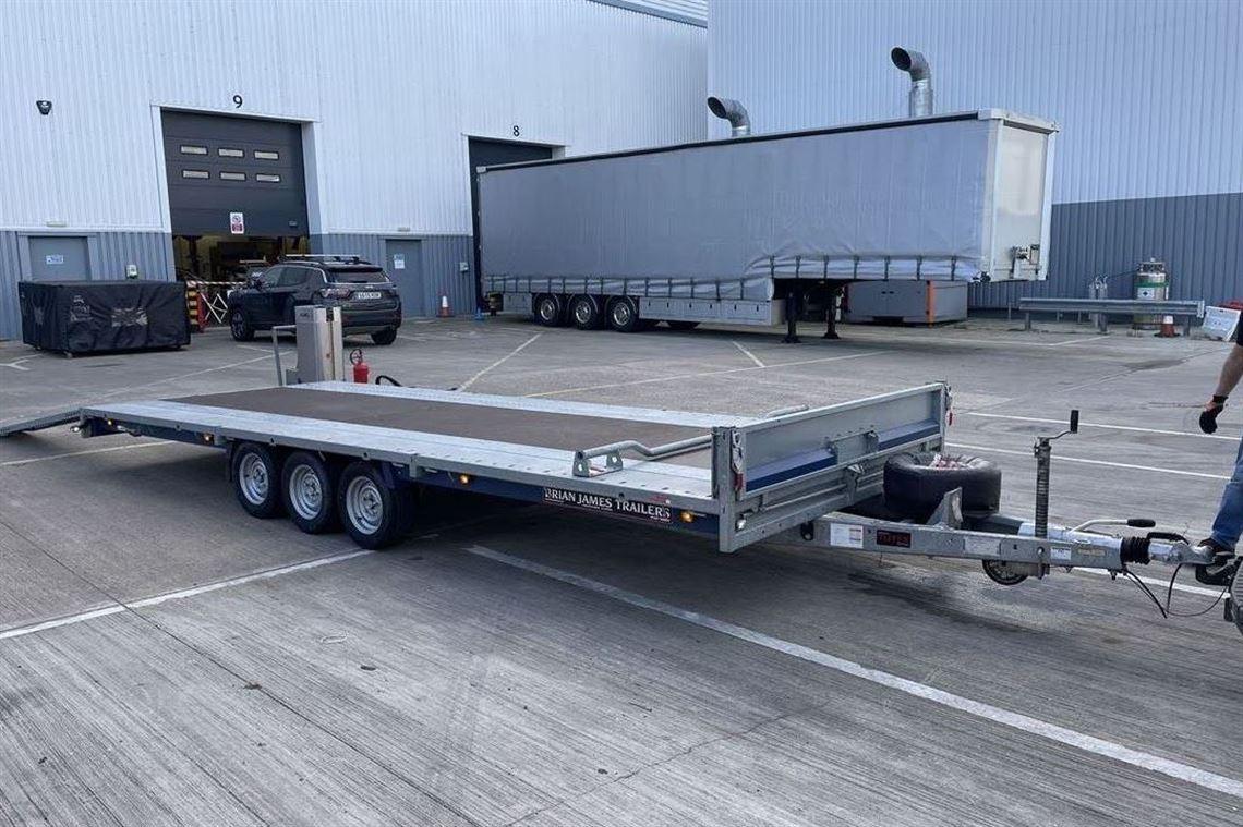 brian-james-475-7463-flat-bed-tri-axle-traile