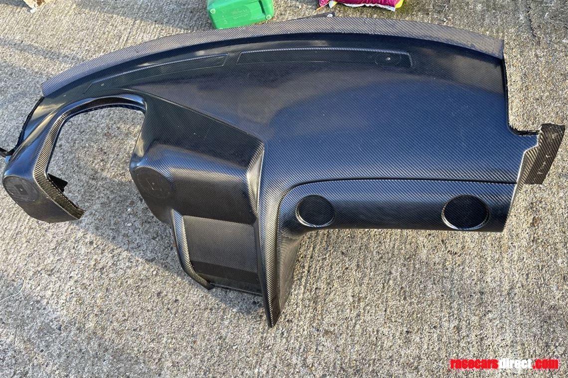Racecarsdirect.com - Nissan GT-R, R35 Carbon Dashboard