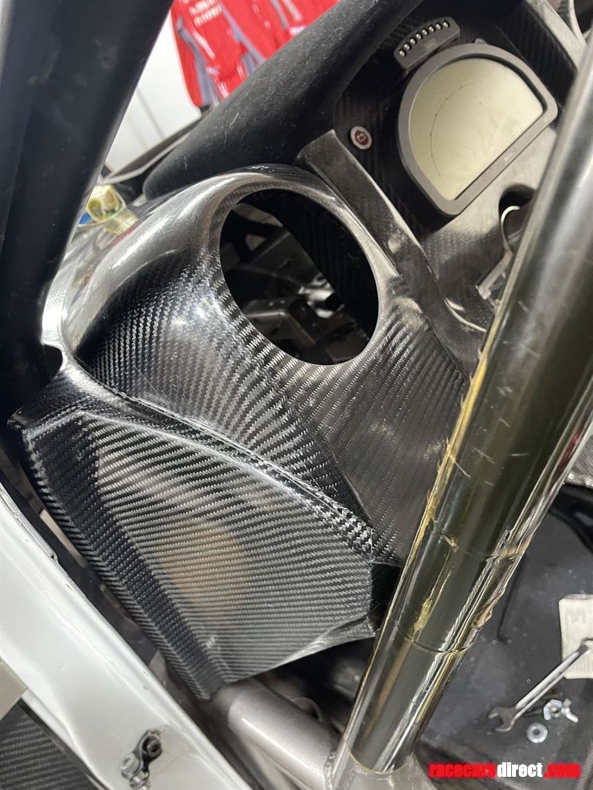 Racecarsdirect.com - Nissan GT-R, R35 Carbon Dashboard
