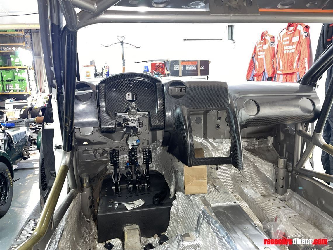 nissan-gt-r-r35-carbon-dashboard