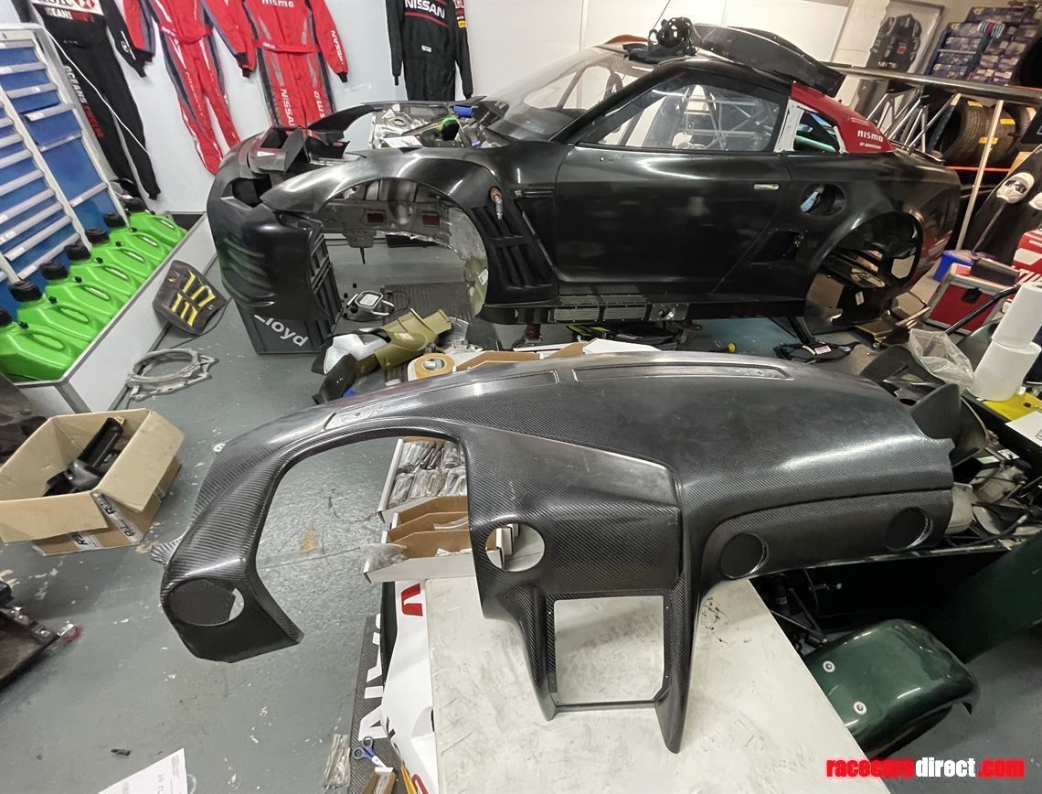 nissan-gt-r-r35-carbon-dashboard