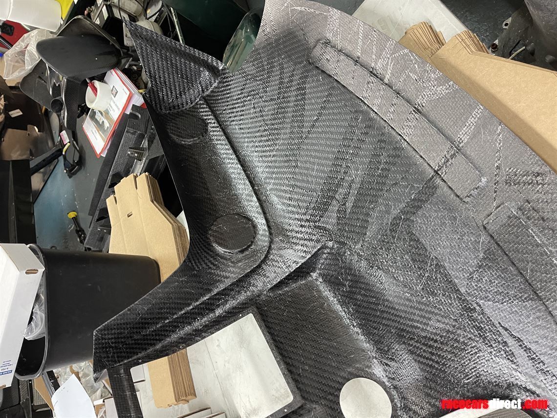 Racecarsdirect.com - Nissan GT-R, R35 Carbon Dashboard