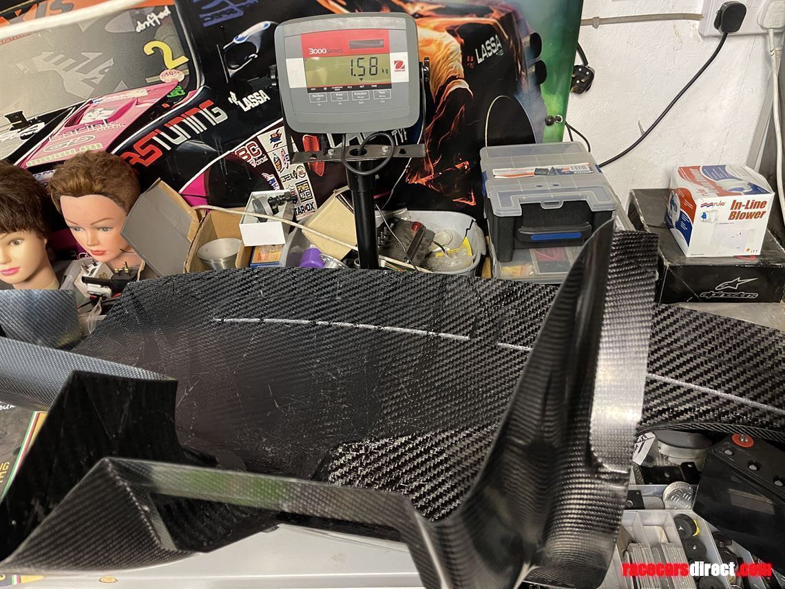 Racecarsdirect.com - Nissan GT-R, R35 Carbon Dashboard