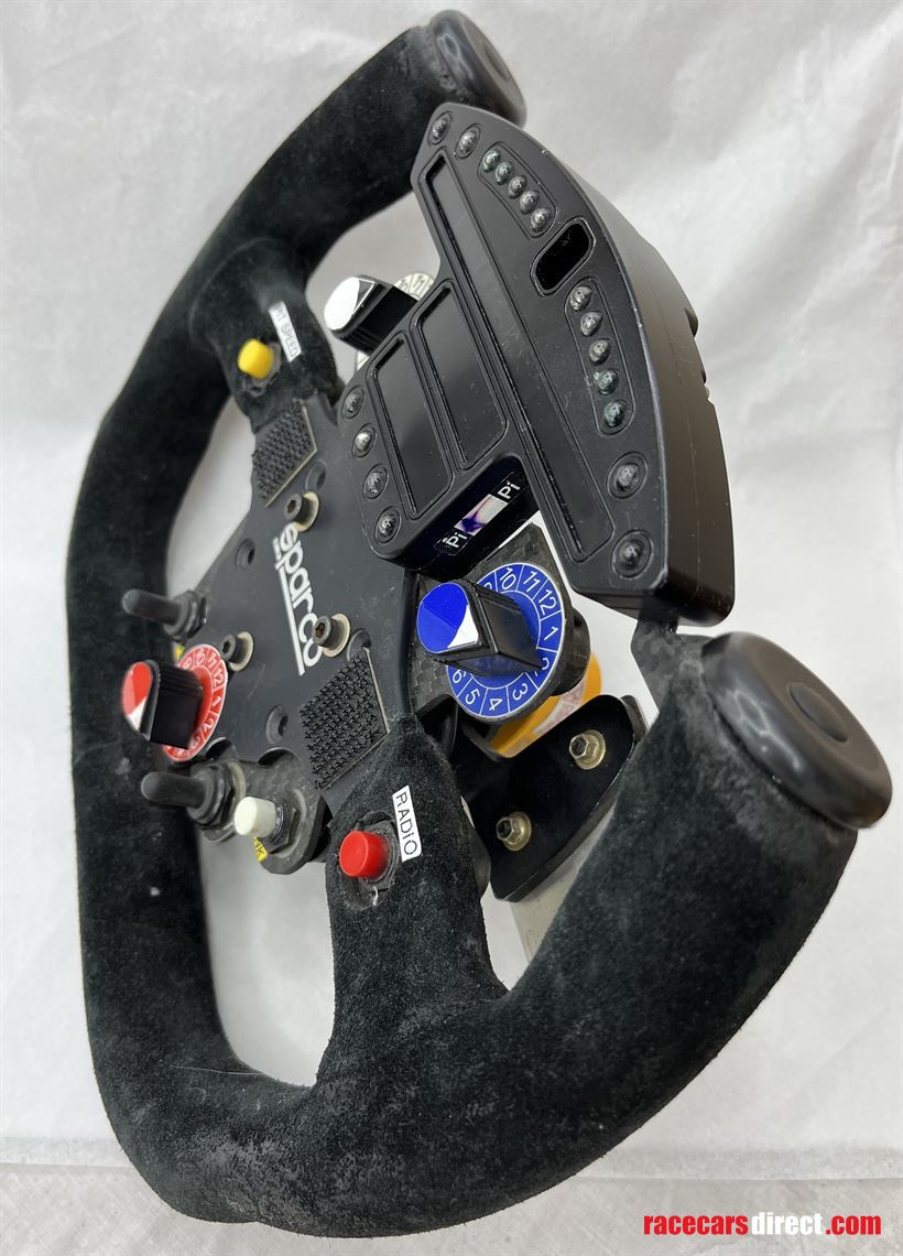 indycar-irl-steering-wheel-with-dash-display
