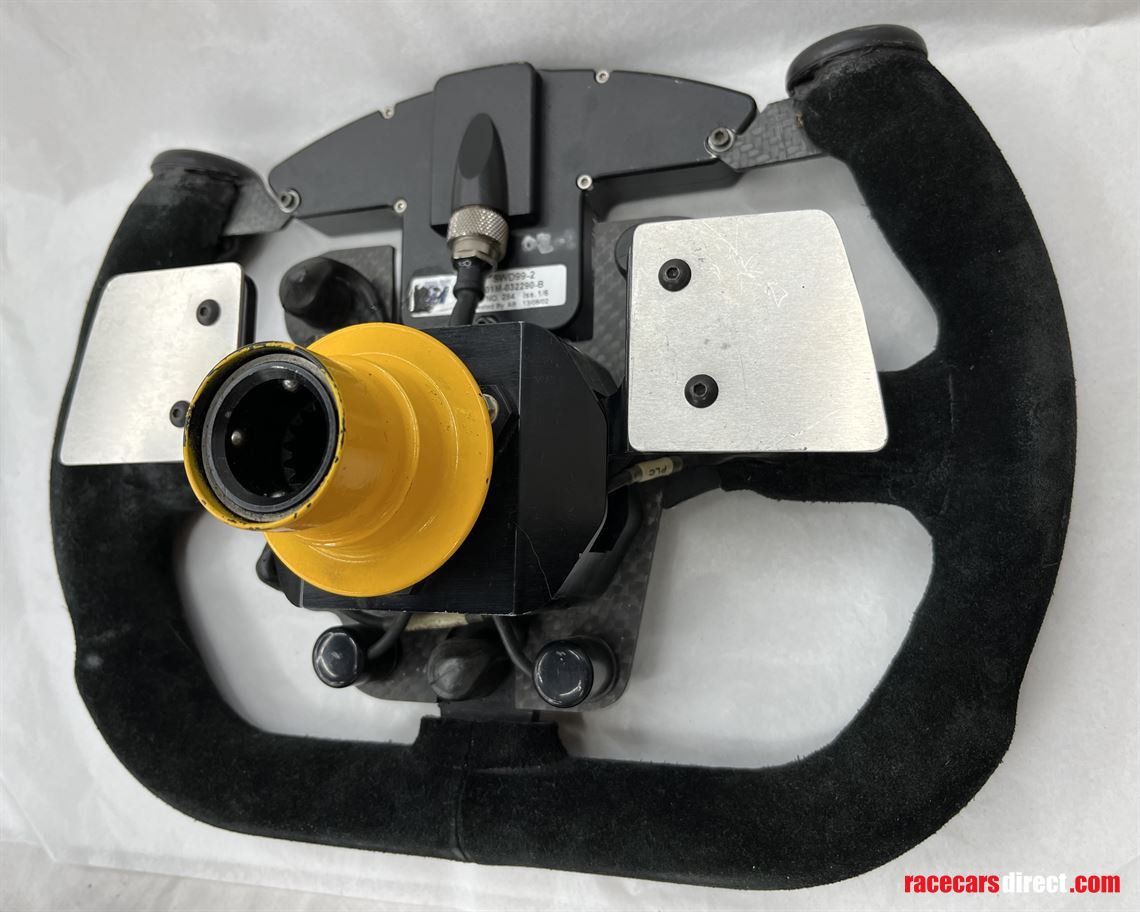 indycar-irl-steering-wheel-with-dash-display