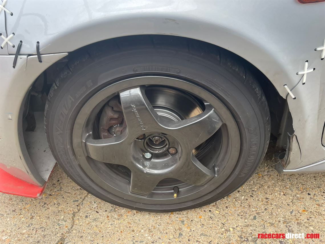 clio-172-tin-toptrack-car