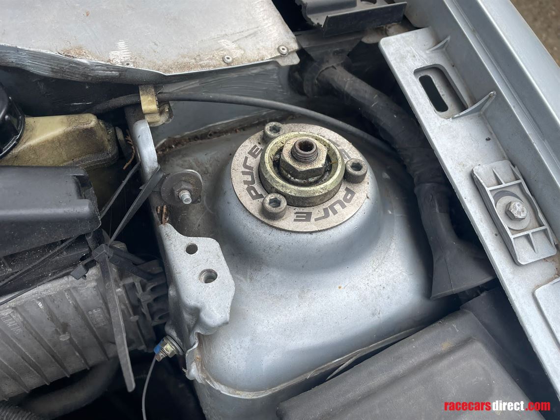 clio-172-tin-toptrack-car