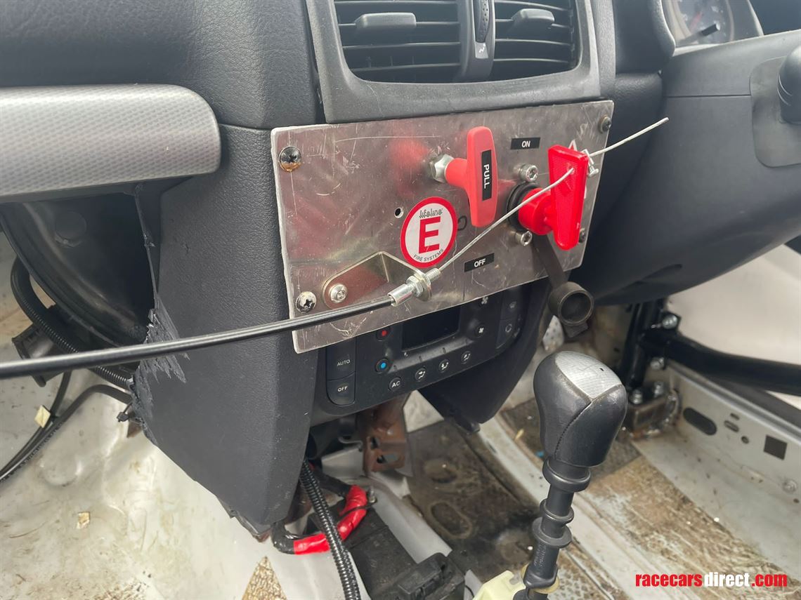 clio-172-tin-toptrack-car