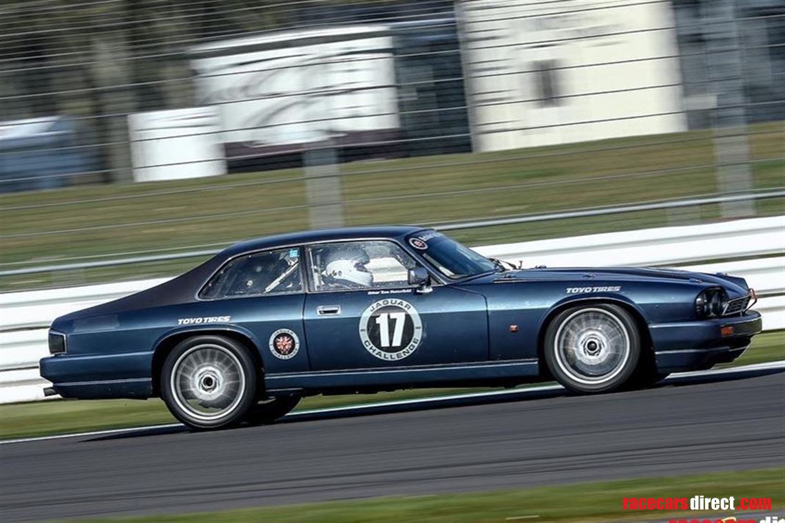 jaguar-xjs---class-c-and-trailer
