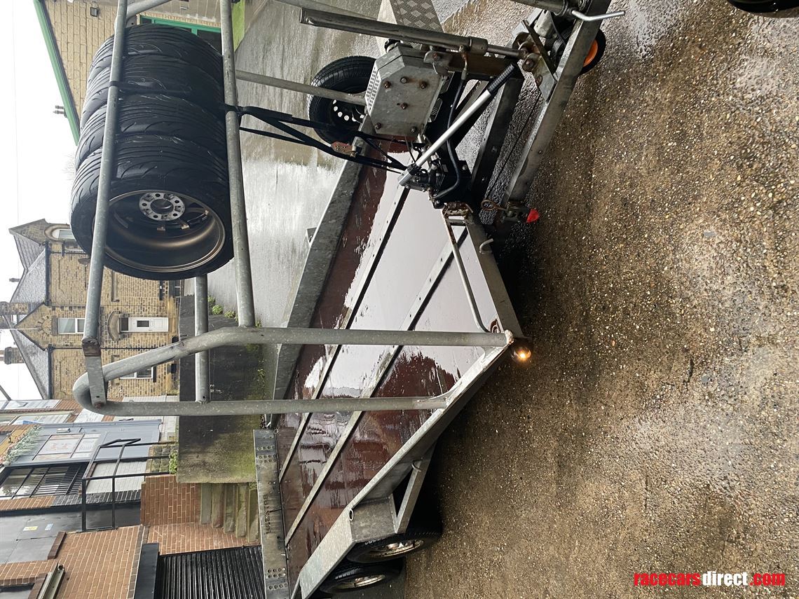 jaguar-xjs---class-c-and-trailer