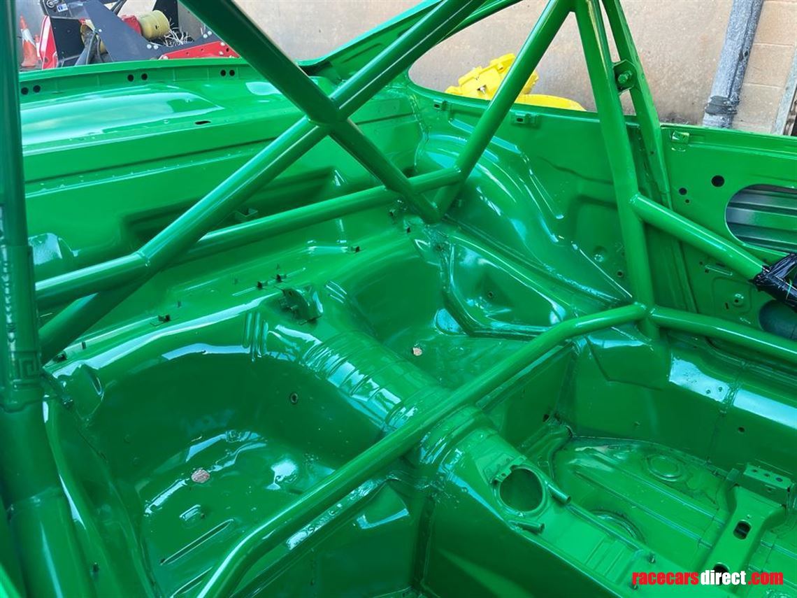 porsche-911-964-shell-with-roll-cage