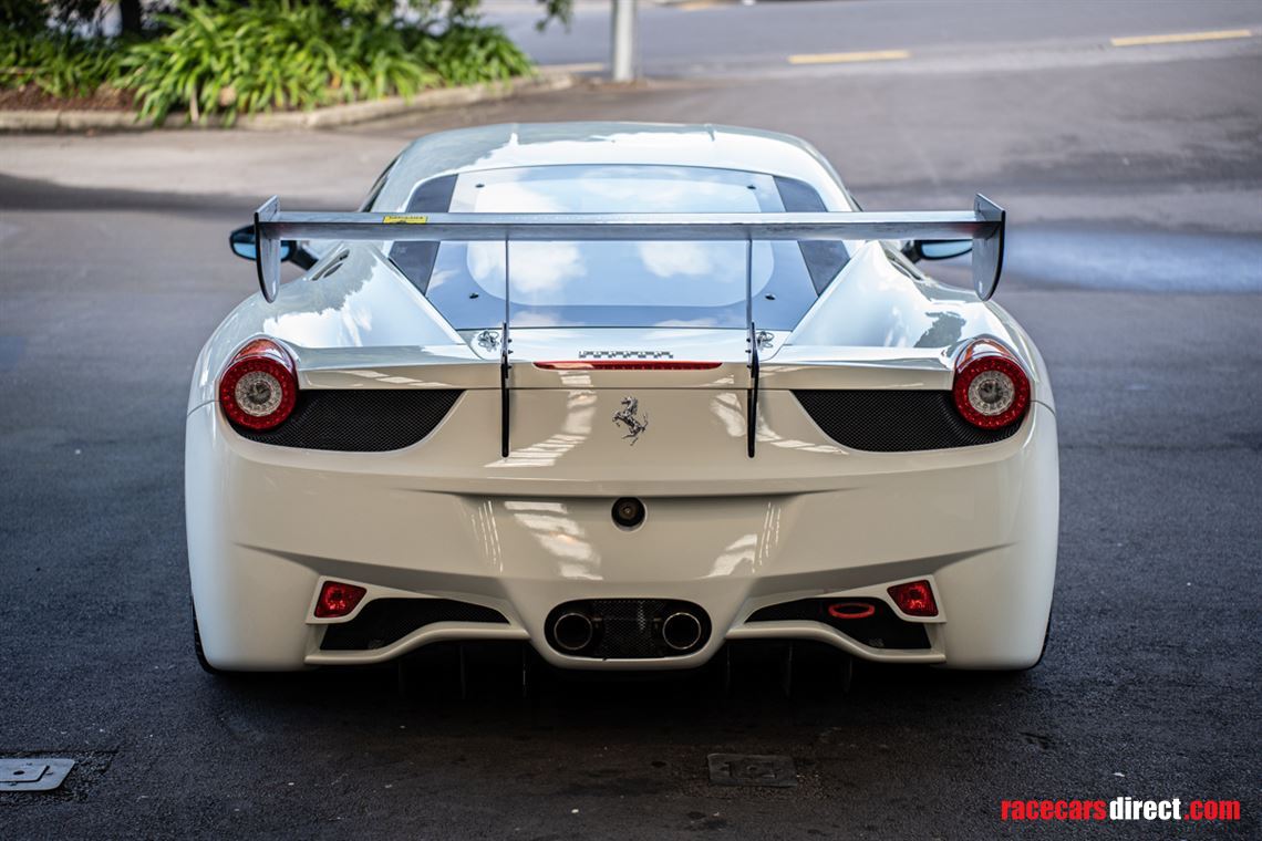 2015-ferrari-458-challenge-evo