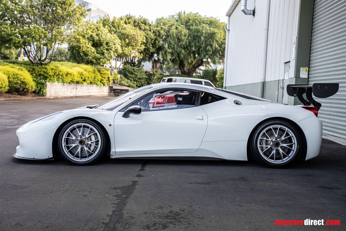 2015-ferrari-458-challenge-evo