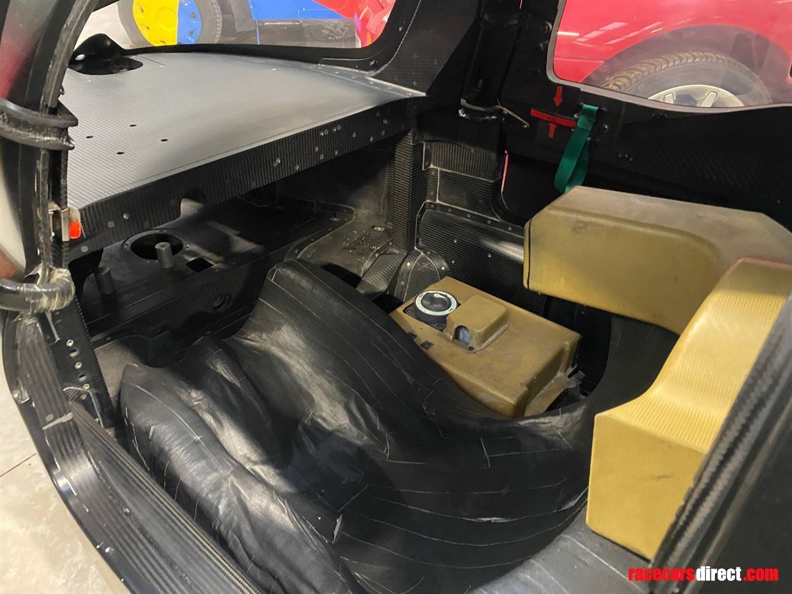 dome-s102-carbon-monocoque