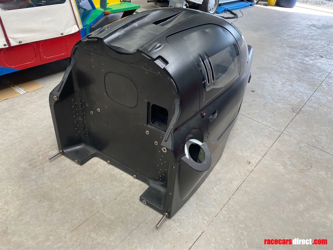 dome-s102-carbon-monocoque