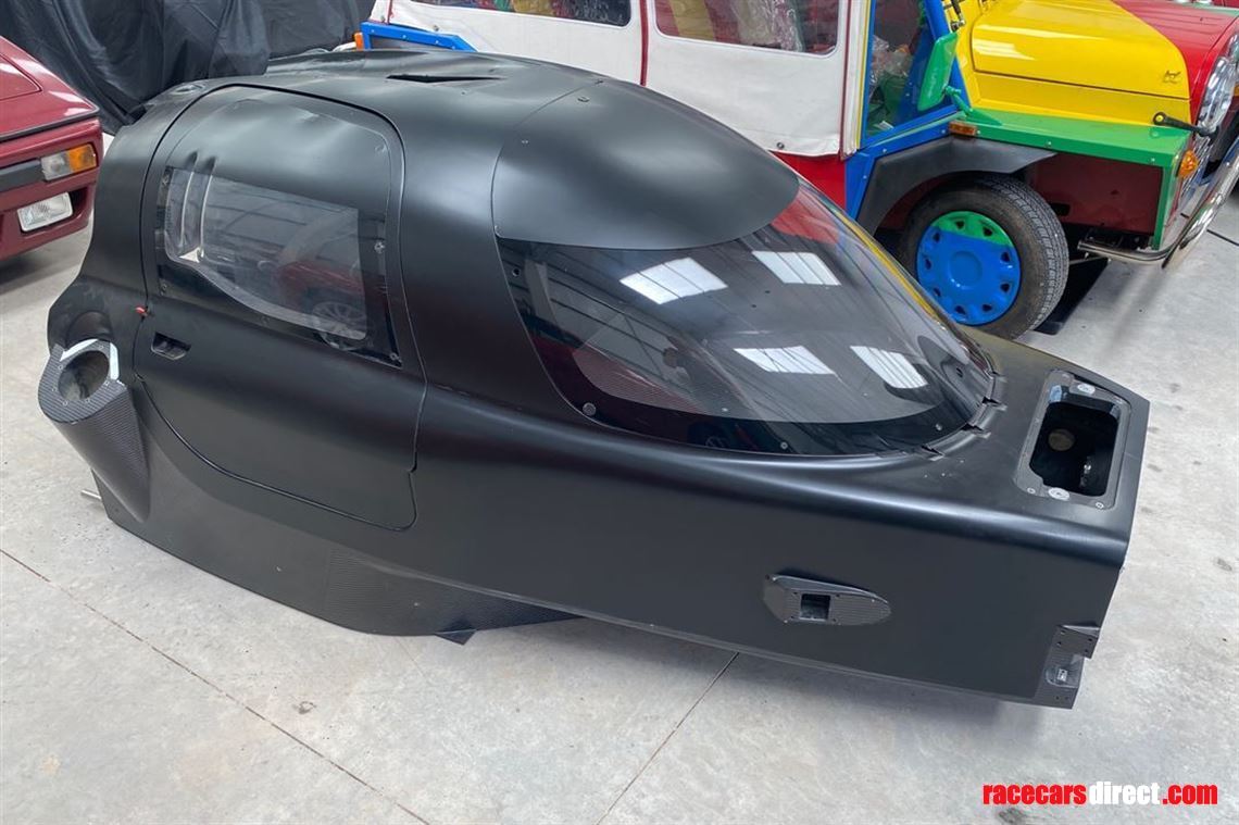 dome-s102-carbon-monocoque