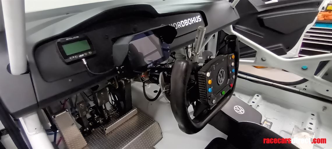 vw-golf-gti-tcr-seq-with-a-huge-spare-parts-p