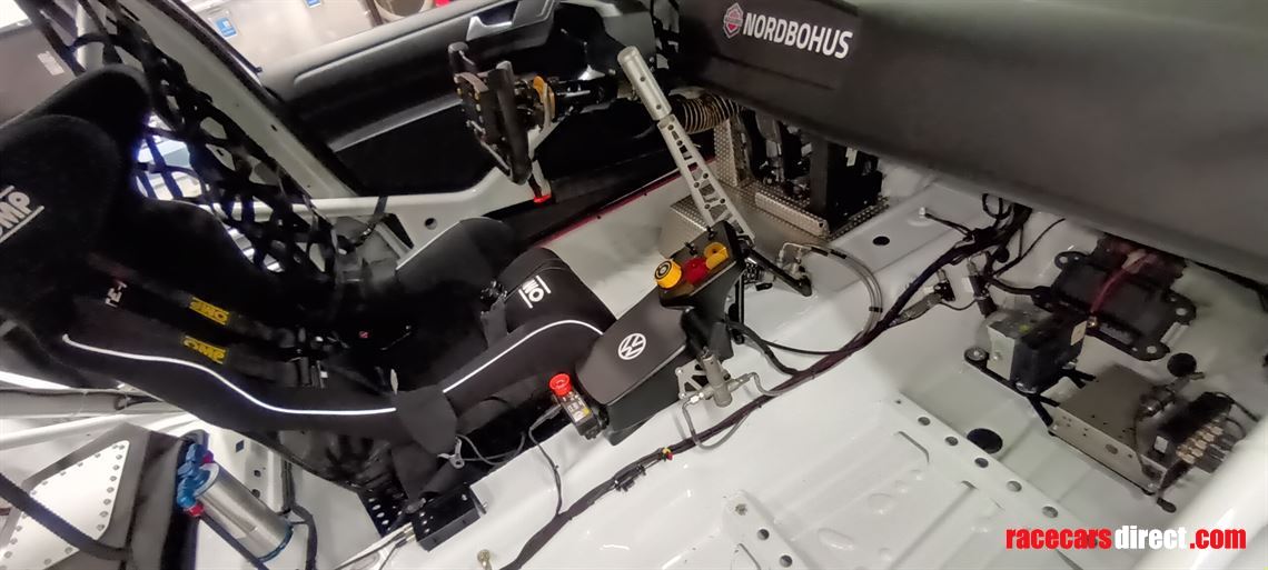 vw-golf-gti-tcr-seq-with-a-huge-spare-parts-p