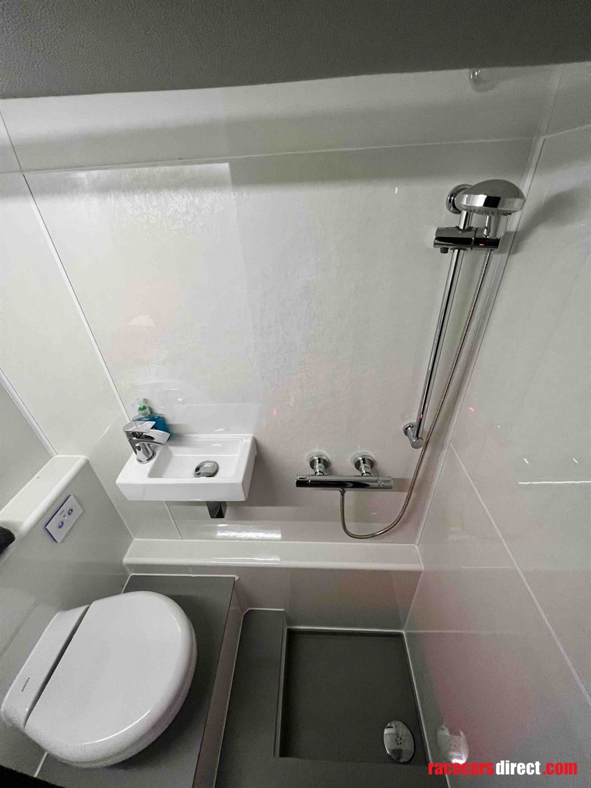 ayats-bravo-double-decker-tour-bus-motorhome