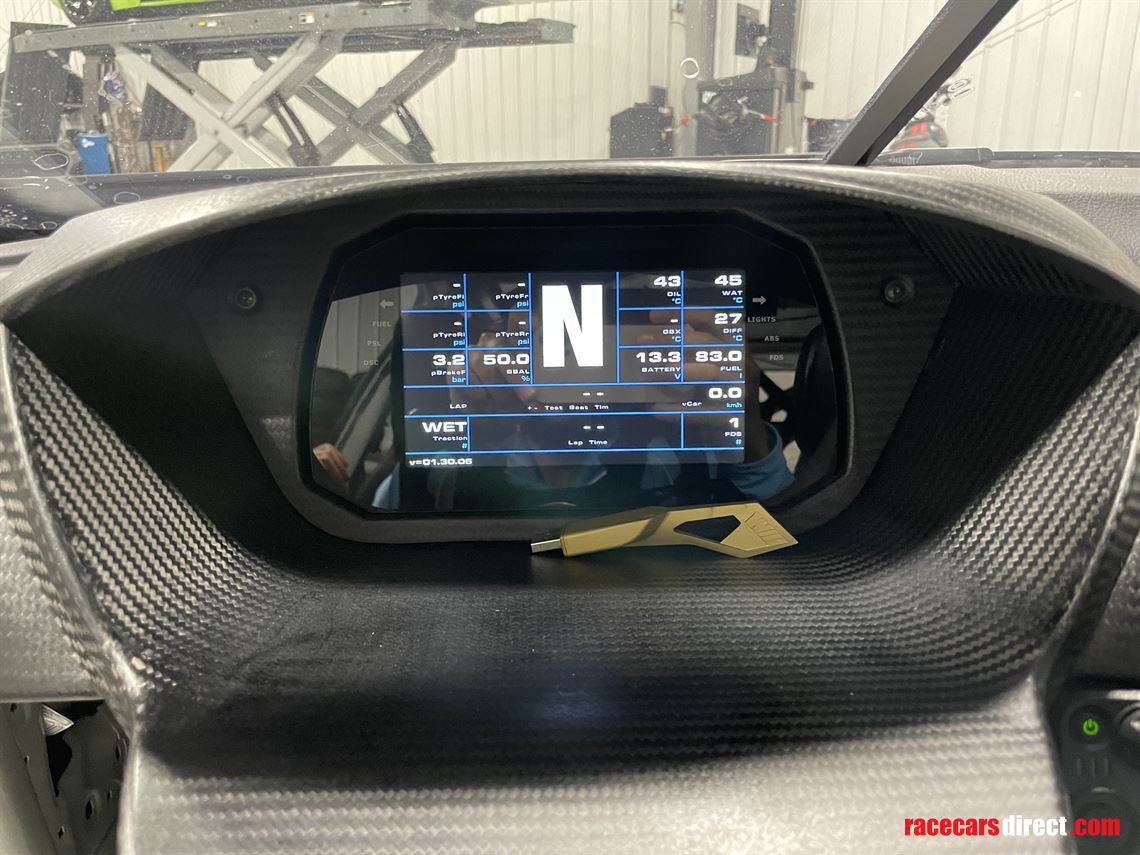 2018-f82-bmw-m4-gt4-evo