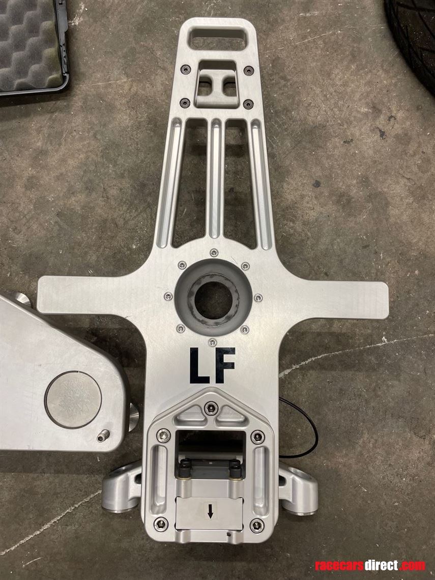 billet-corner-weight-hubsgeometry-hub-stands