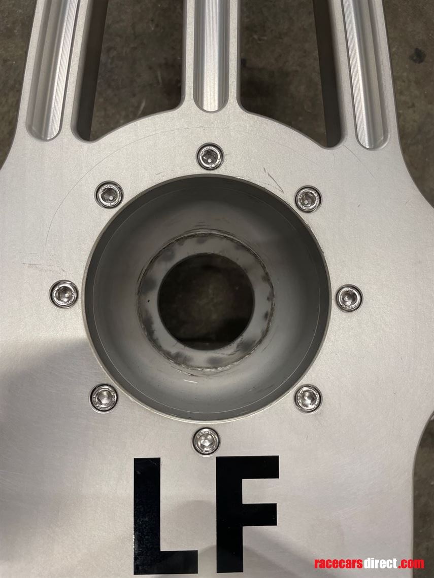 billet-corner-weight-hubsgeometry-hub-stands