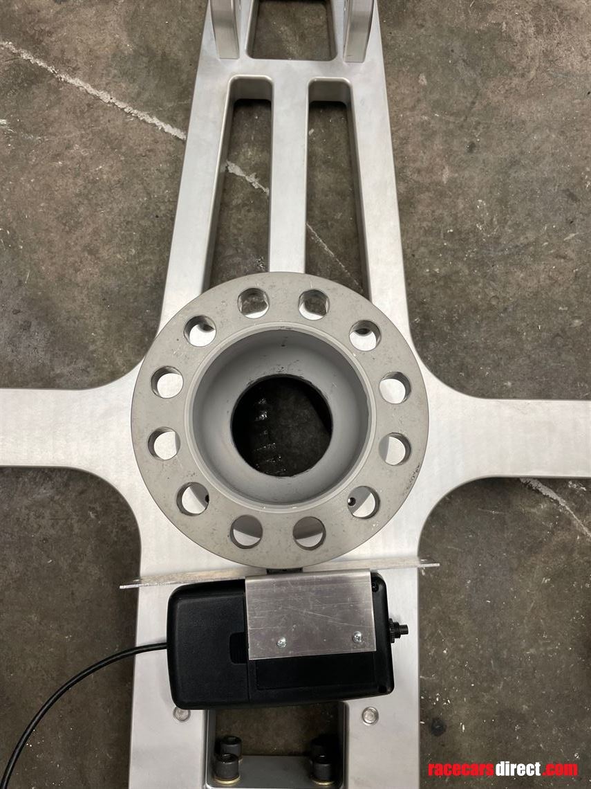 billet-corner-weight-hubsgeometry-hub-stands