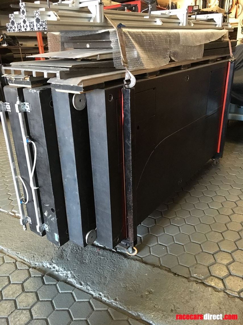 carbon-set-up-table-with-hydraulic-lowerable