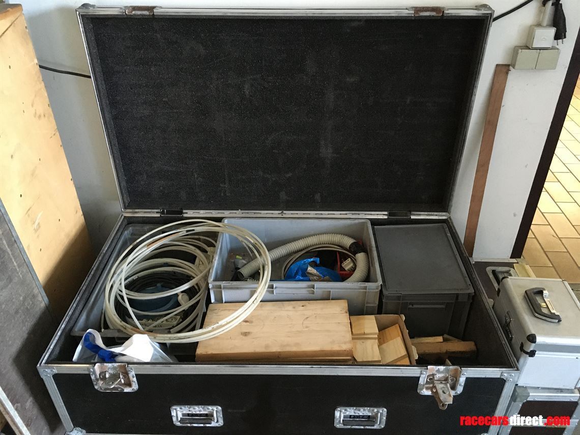 carbon-set-up-table-with-hydraulic-lowerable