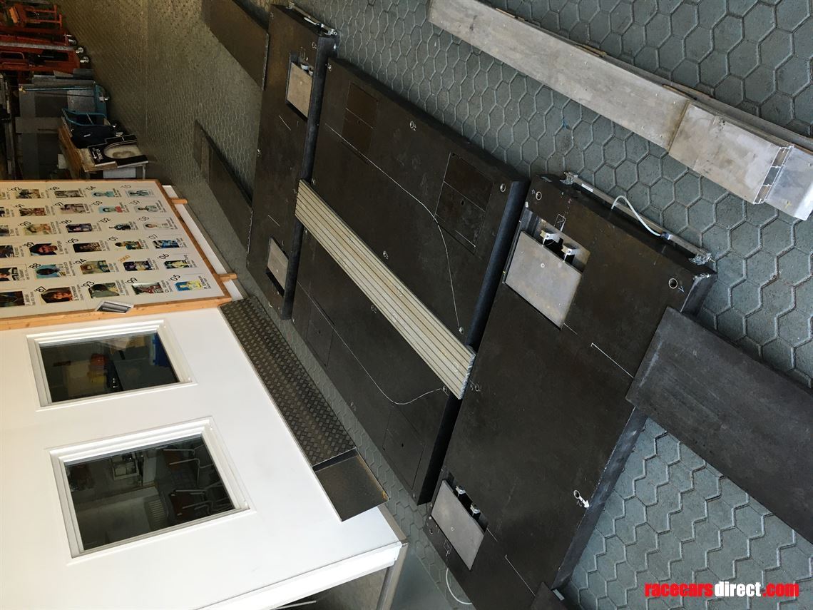 carbon-set-up-table-with-hydraulic-lowerable