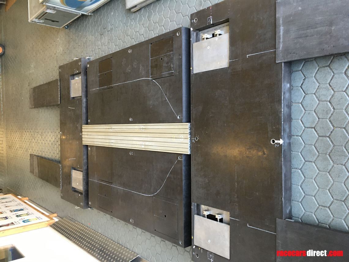 carbon-set-up-table-with-hydraulic-lowerable