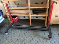 carbon-set-up-table-with-hydraulic-lowerable