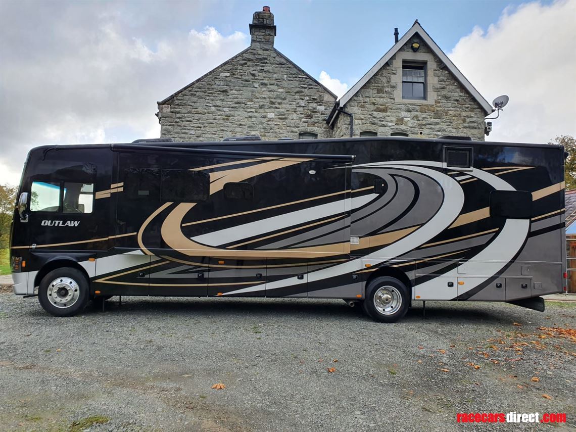 thor-outlaw-class-a-toy-hauler-motorcoach-mot