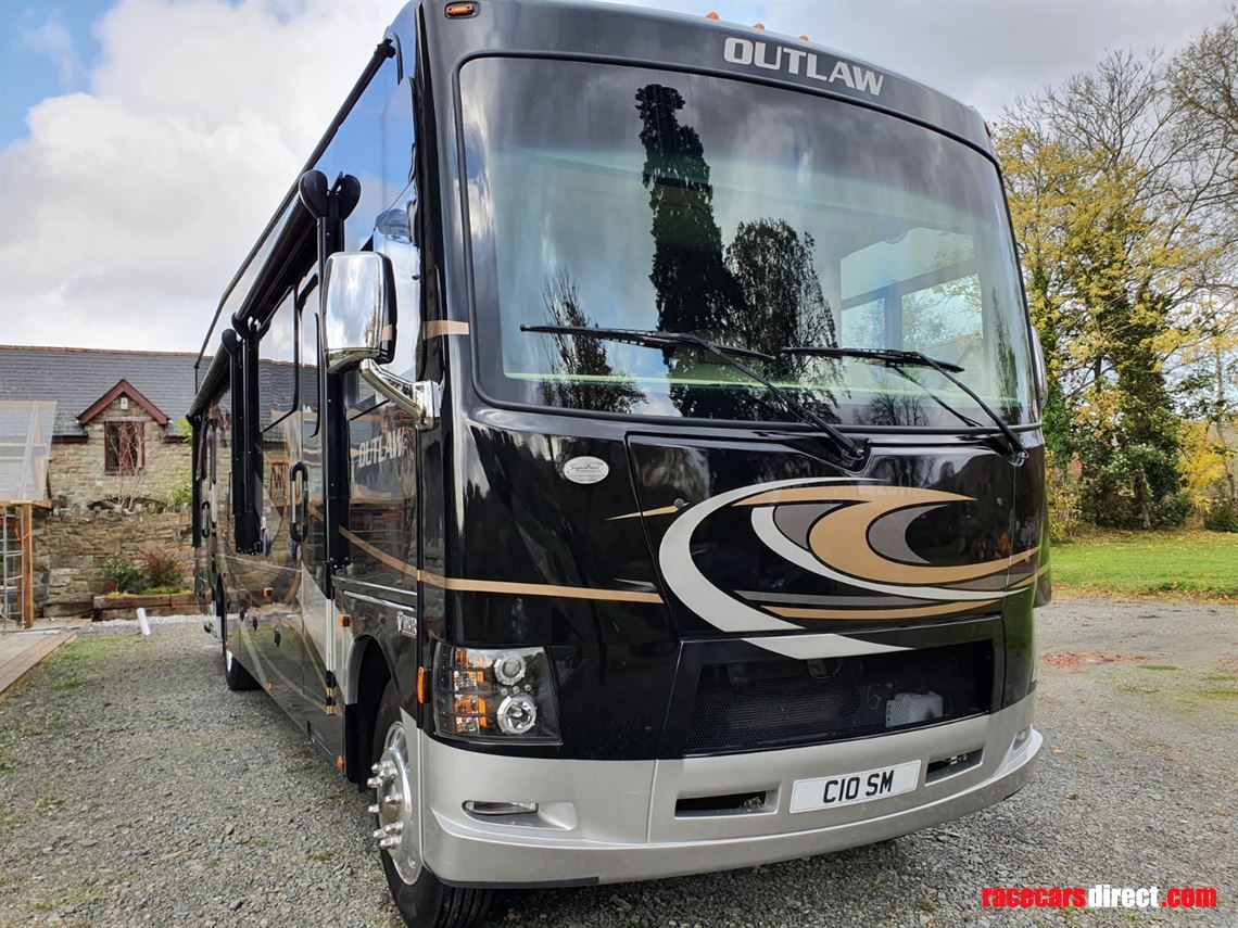 thor-outlaw-class-a-toy-hauler-motorcoach-mot