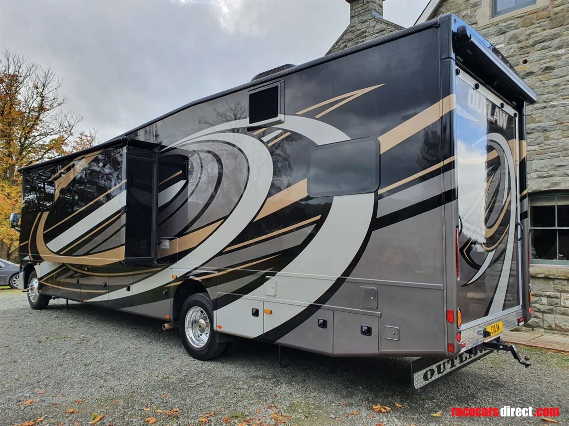 thor-outlaw-class-a-toy-hauler-motorcoach-mot