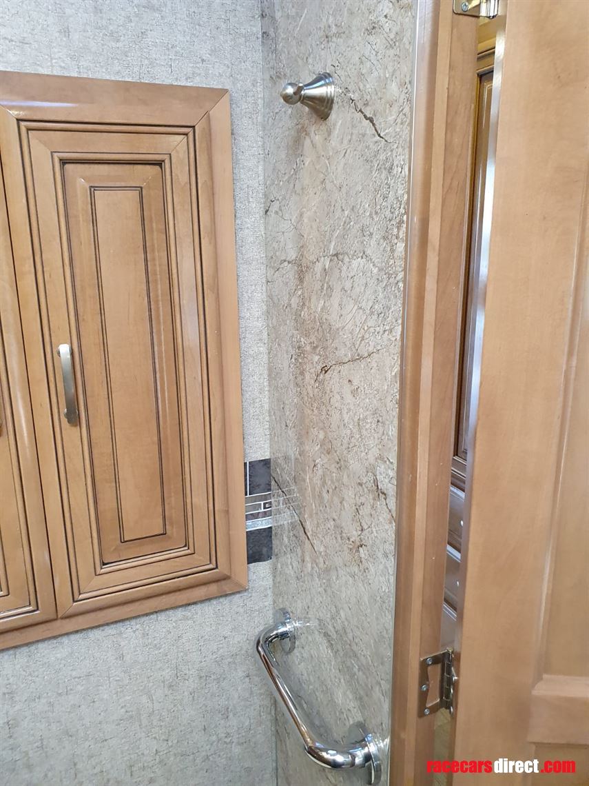 thor-outlaw-class-a-toy-hauler-motorcoach-mot