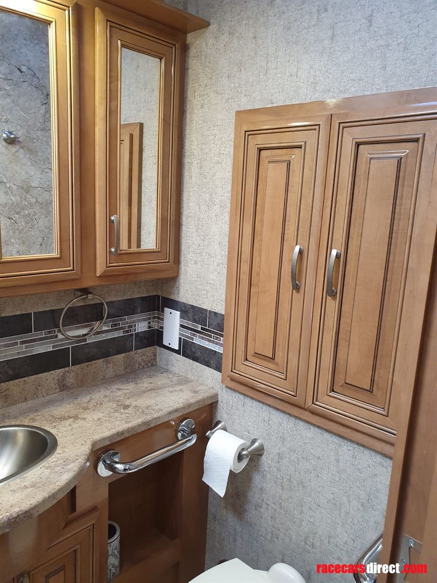 thor-outlaw-class-a-toy-hauler-motorcoach-mot