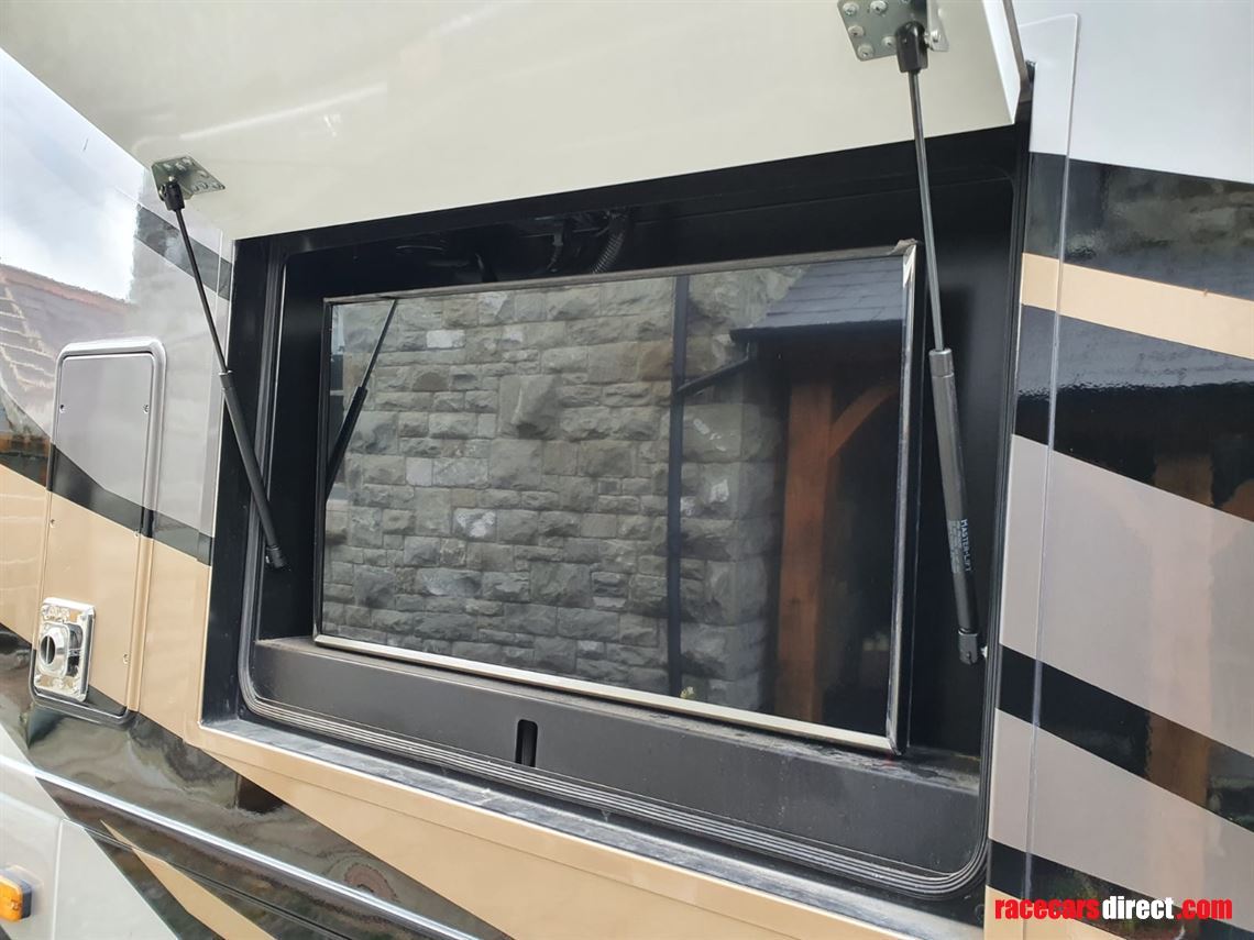 thor-outlaw-class-a-toy-hauler-motorcoach-mot