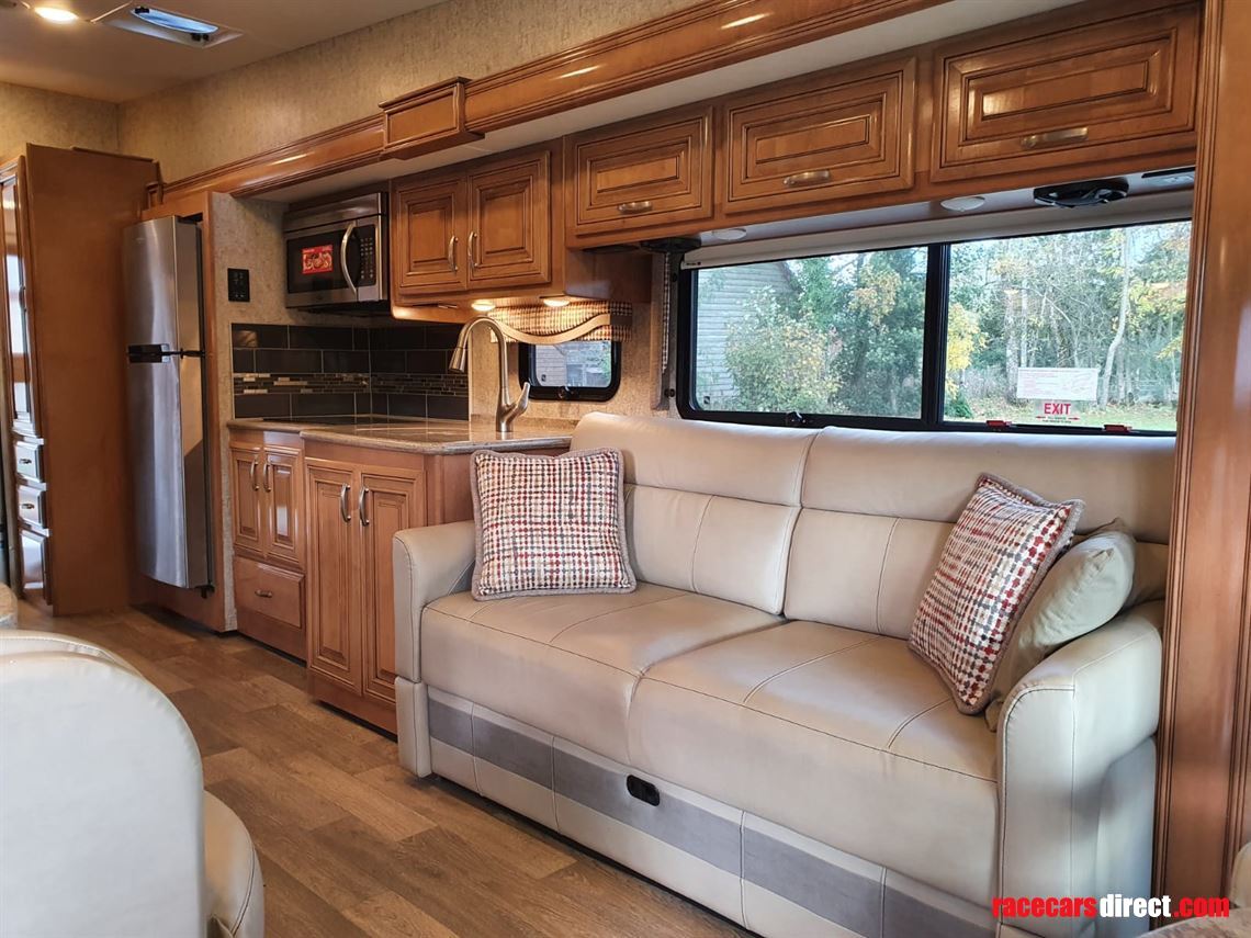 thor-outlaw-class-a-toy-hauler-motorcoach-mot