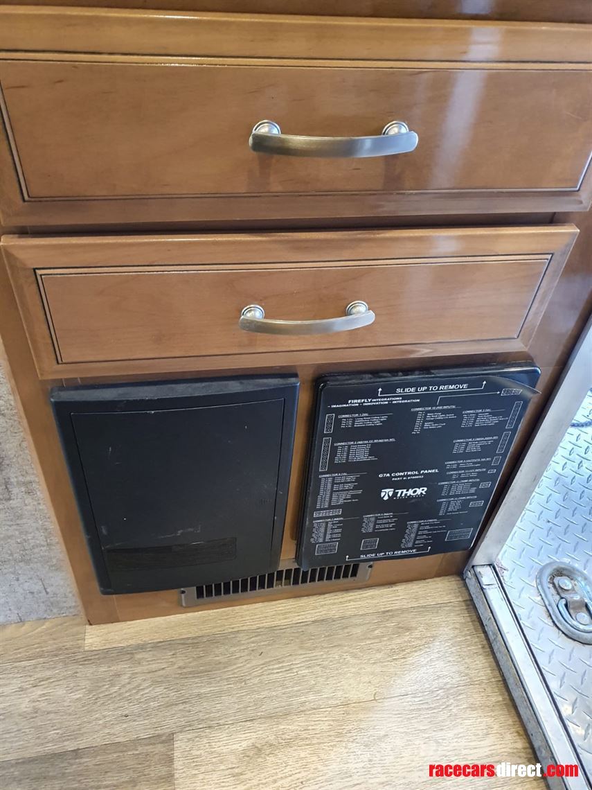 thor-outlaw-class-a-toy-hauler-motorcoach-mot