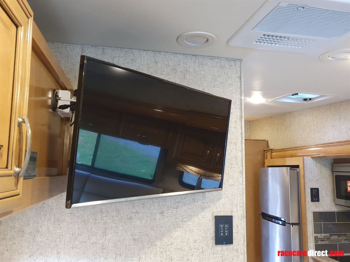 thor-outlaw-class-a-toy-hauler-motorcoach-mot