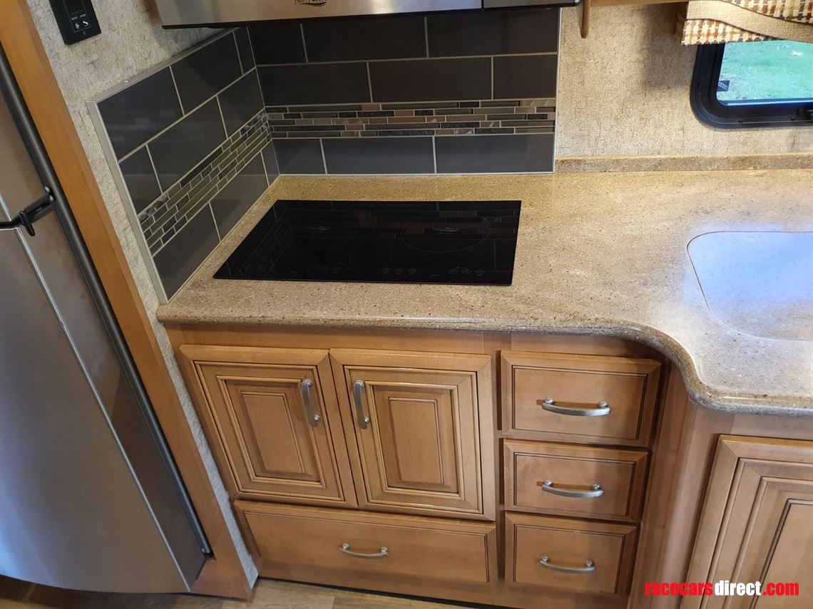 thor-outlaw-class-a-toy-hauler-motorcoach-mot