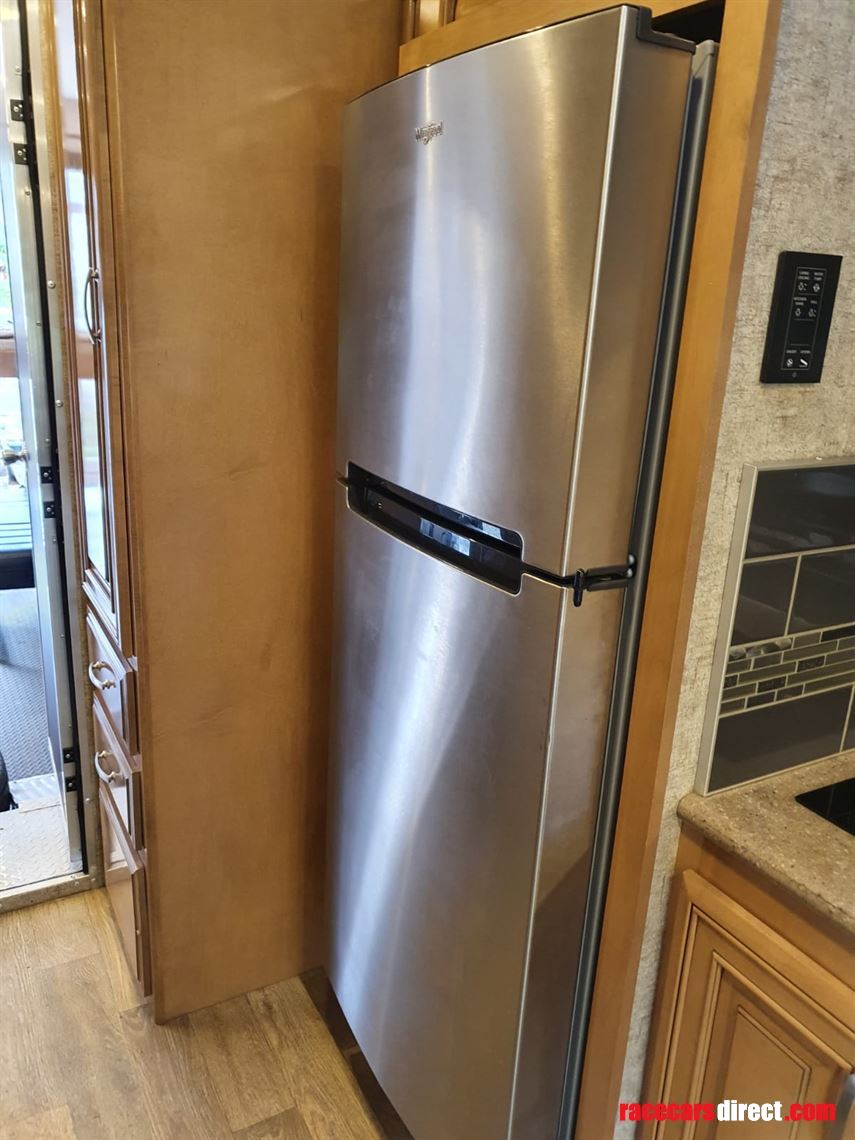 thor-outlaw-class-a-toy-hauler-motorcoach-mot