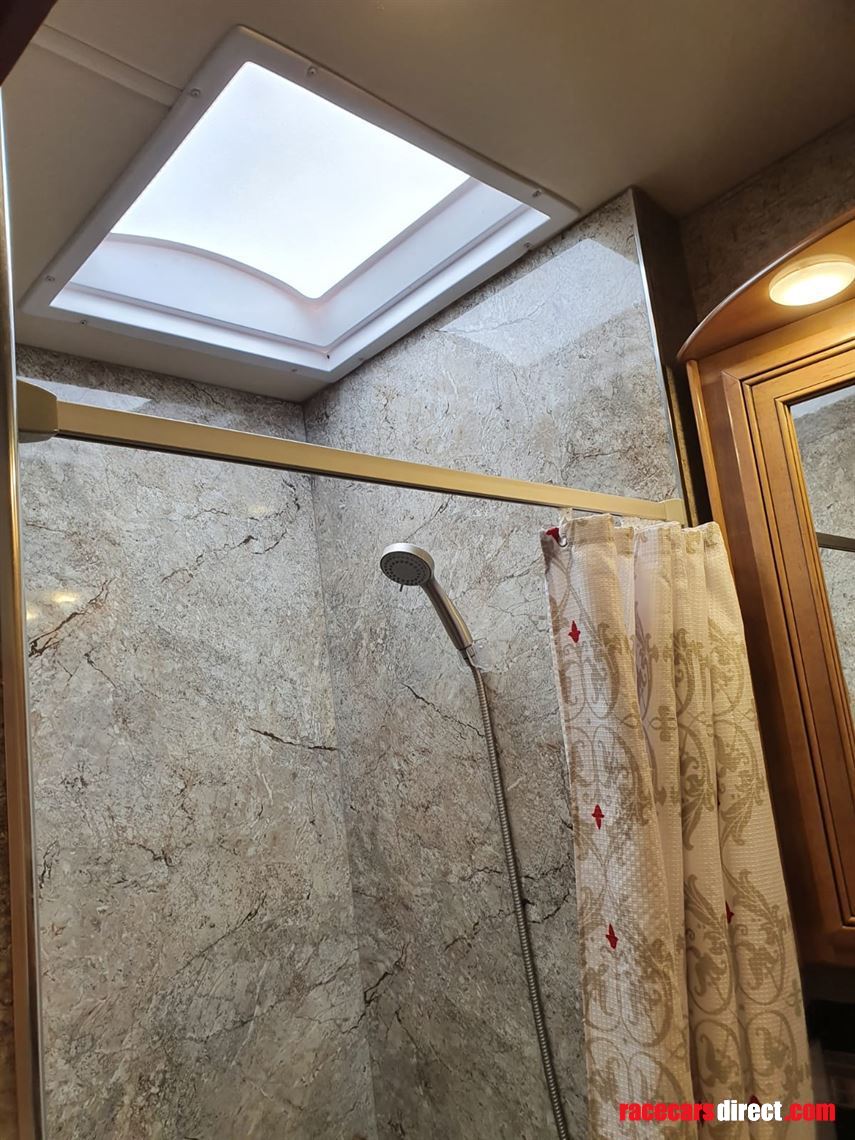 thor-outlaw-class-a-toy-hauler-motorcoach-mot