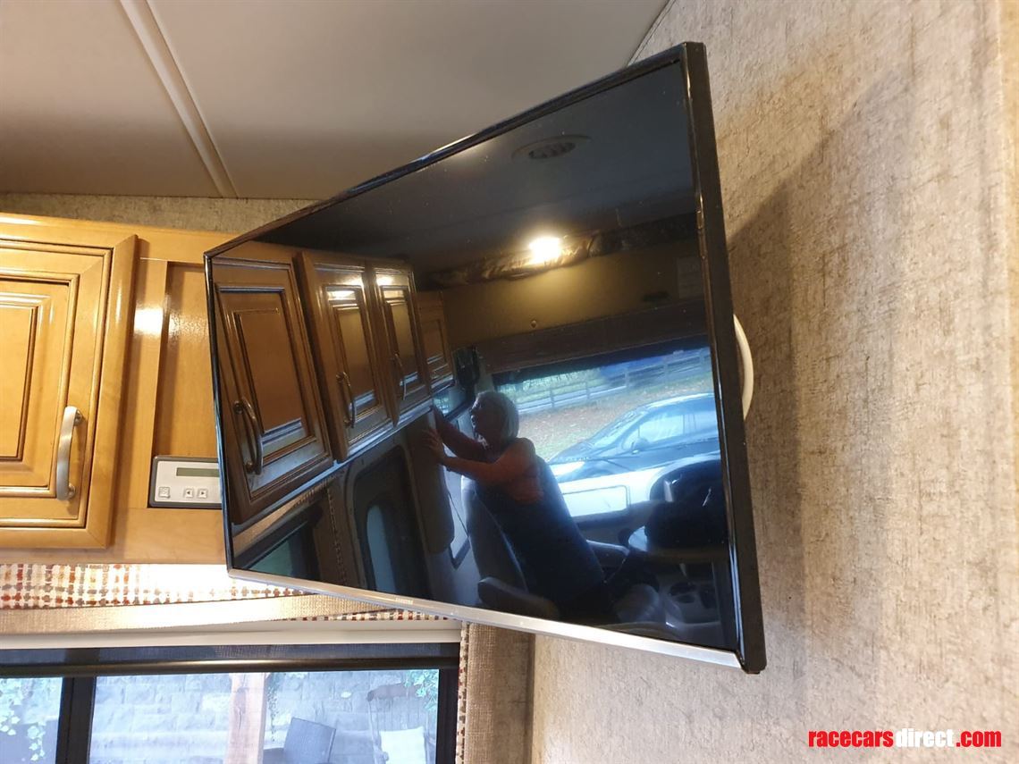 thor-outlaw-class-a-toy-hauler-motorcoach-mot