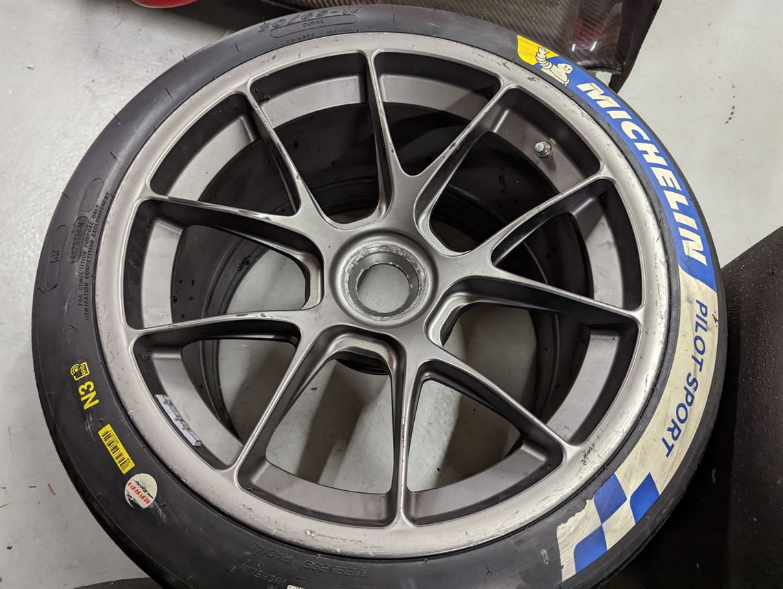 porsche-992-gt3-cup-wheels