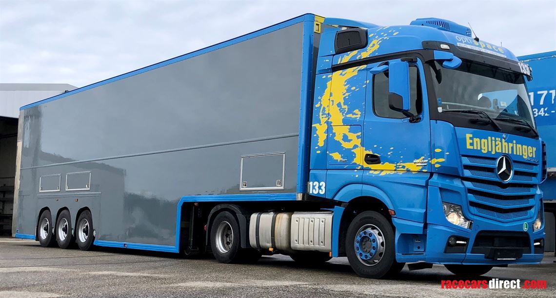 double-deck-race-trailer-3-cars-living-room-o