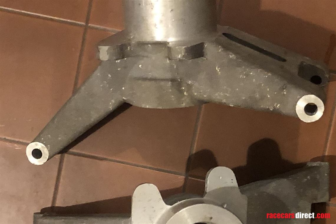 pair-maxperenco-dulon-rear-uprights---lh-rh