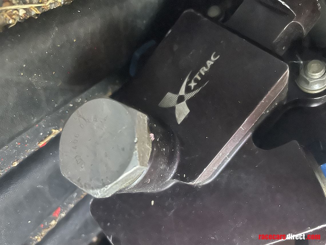 xtrac-transverse-sports-car-gearbox-cluster