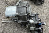 xtrac-transverse-sports-car-gearbox-cluster